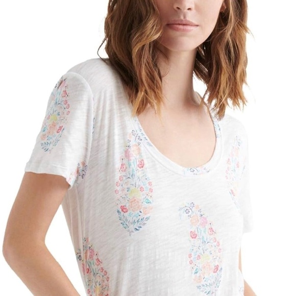 Lucky Brand Tops - ☀️Lucky Brand Women’s whit Floral Tshirt Size Small